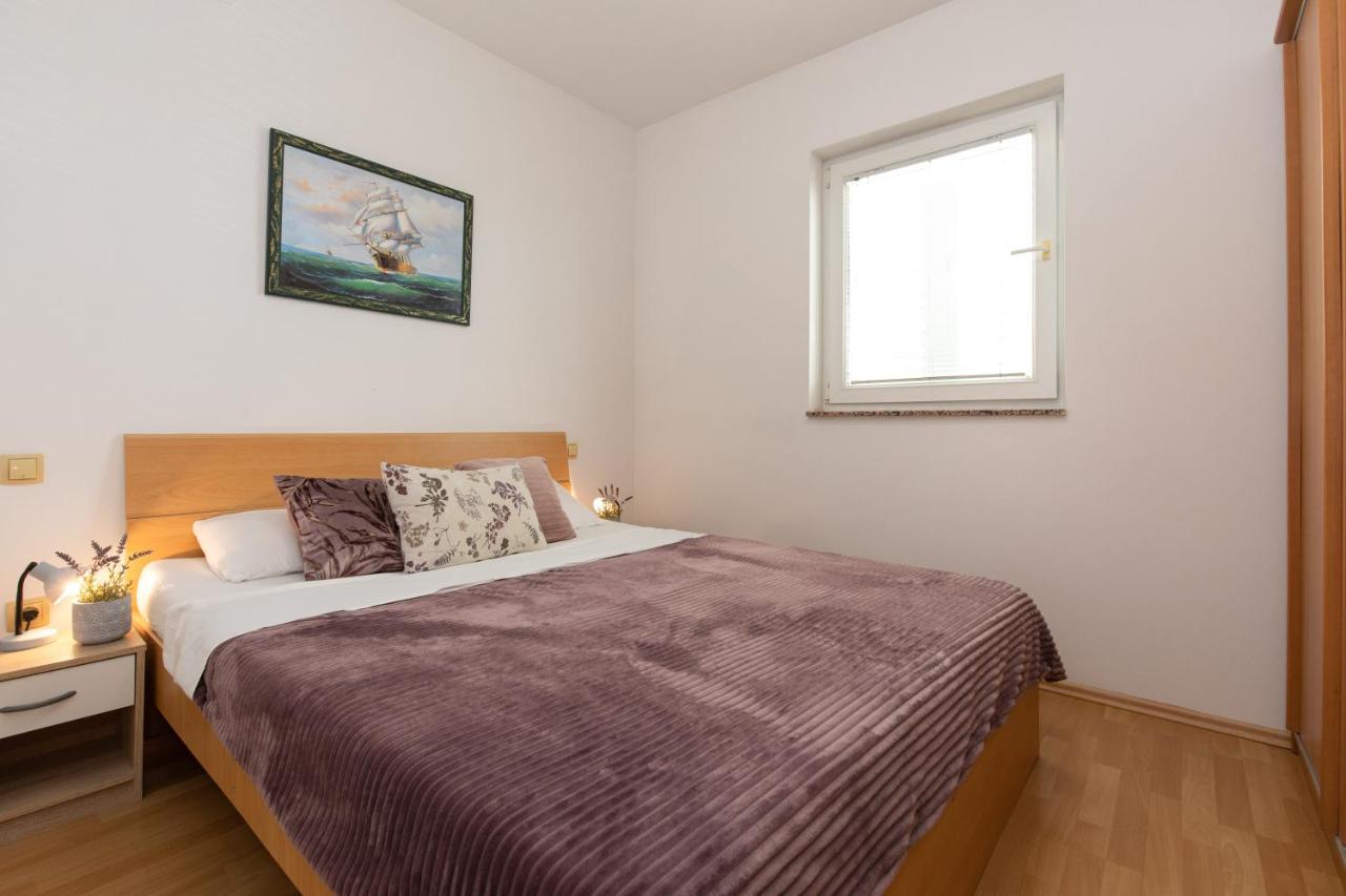 Apartment Filip Krk Town Buitenkant foto
