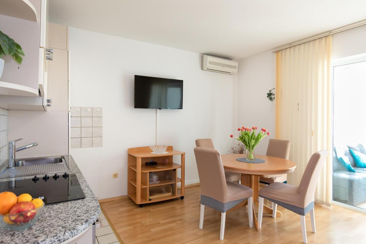 Apartment Filip Krk Town Buitenkant foto